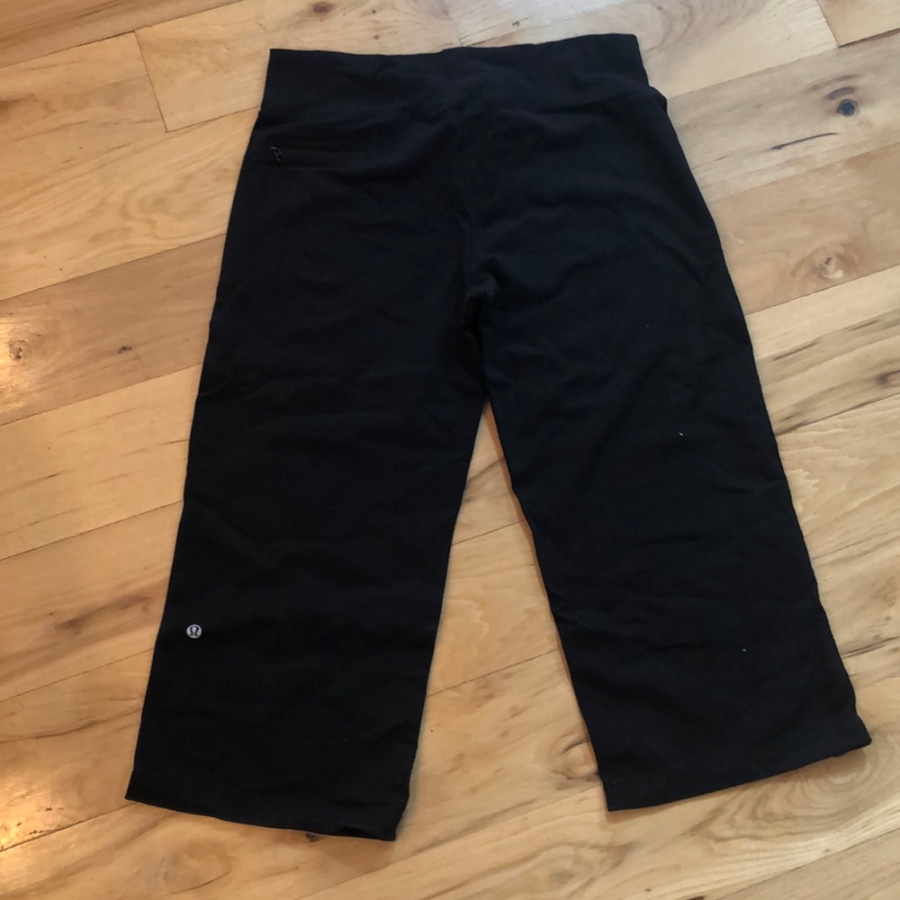 Lululemon - Picture 3 of 5